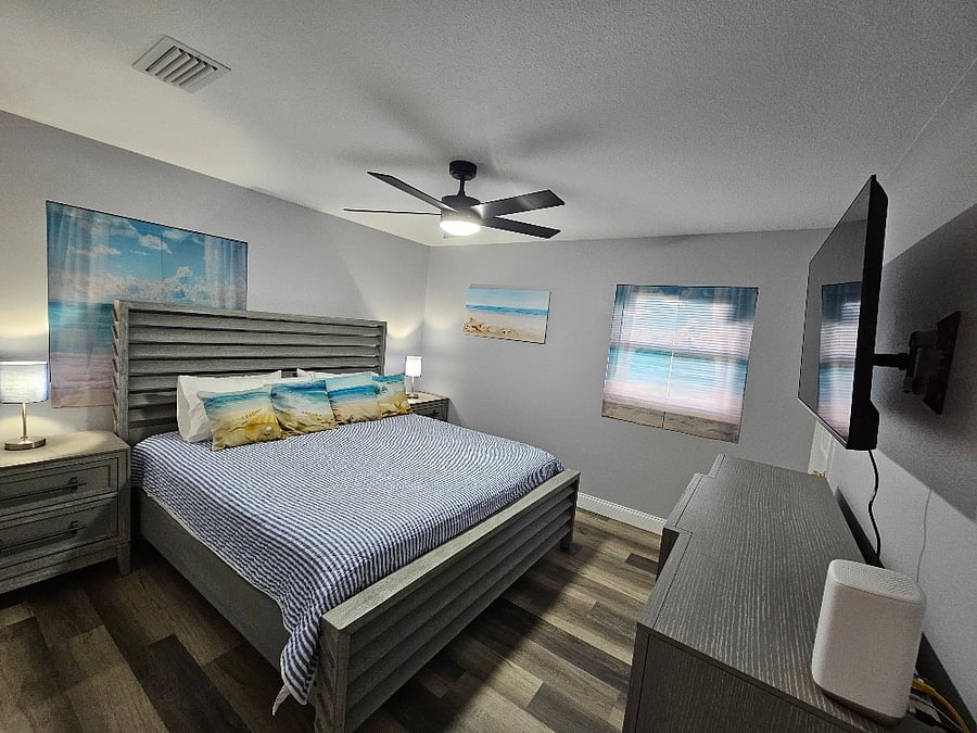Master Bedroom King Suite/Beach Room