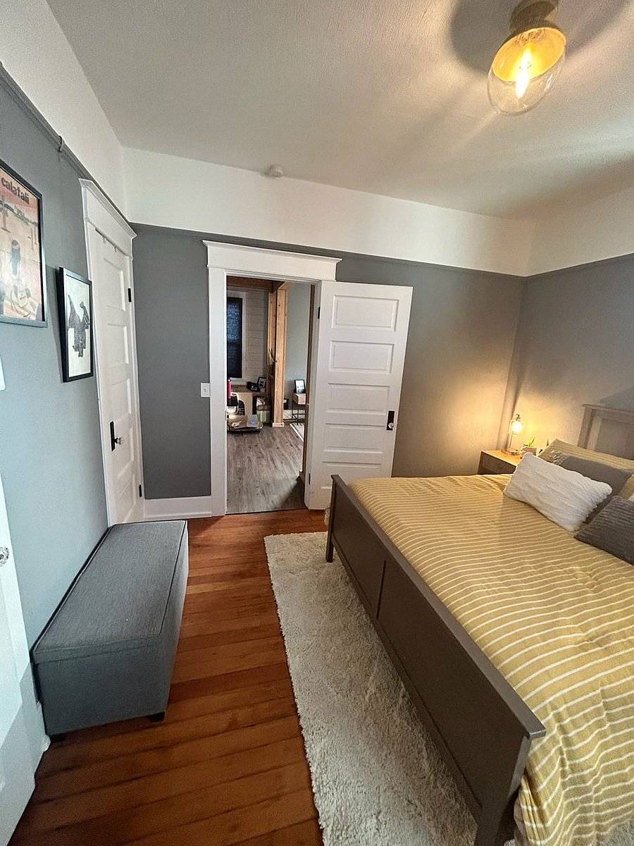 2nd bedroom (main floor)