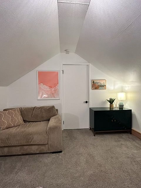 3rd bedroom/office space (upstairs); this room can be customized with 2 beds, desk/chair, or both!