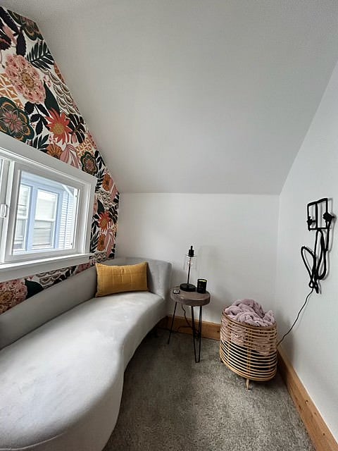 Reading nook (upstairs)