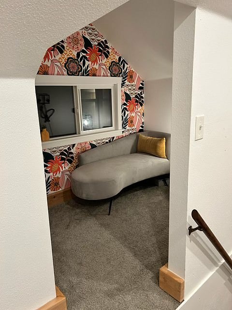 Reading nook (upstairs)