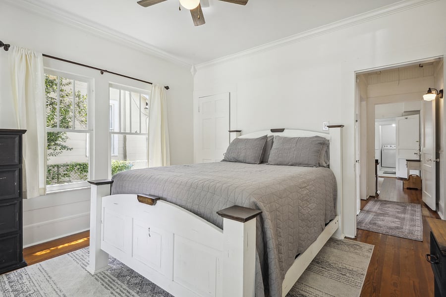 Queen Bed secondary bedroom