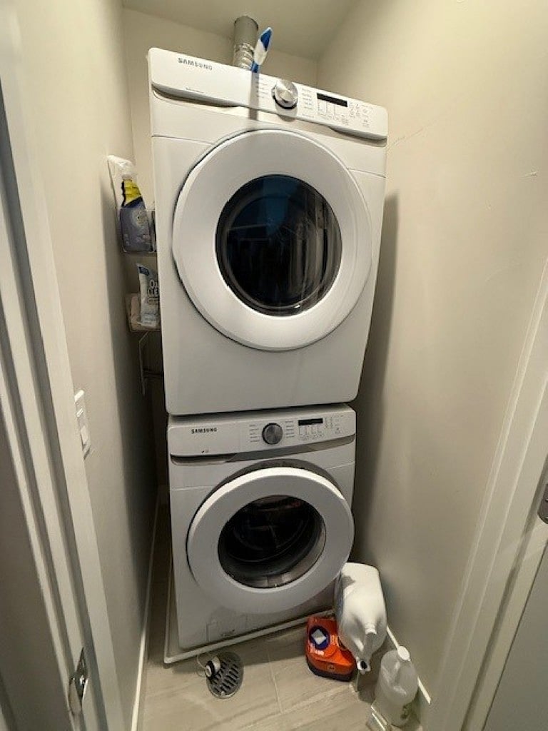 Laundry closet located between bedrooms