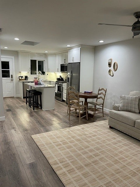 Furnished Finder property 950884_1 photo 9
