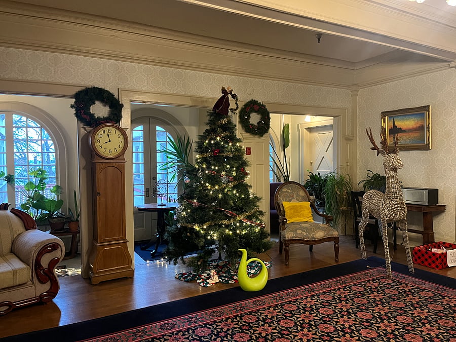Second floor lobby