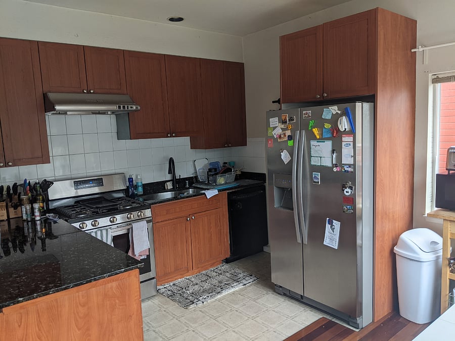 Kitchen with all appliances