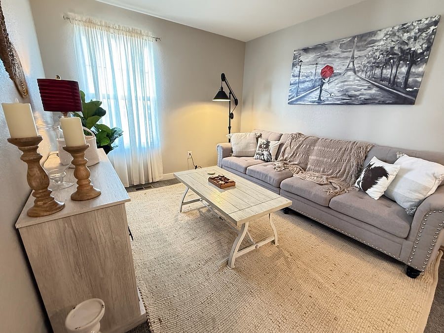 Spacious Loft Area / Cozy bonus space on Second Floor