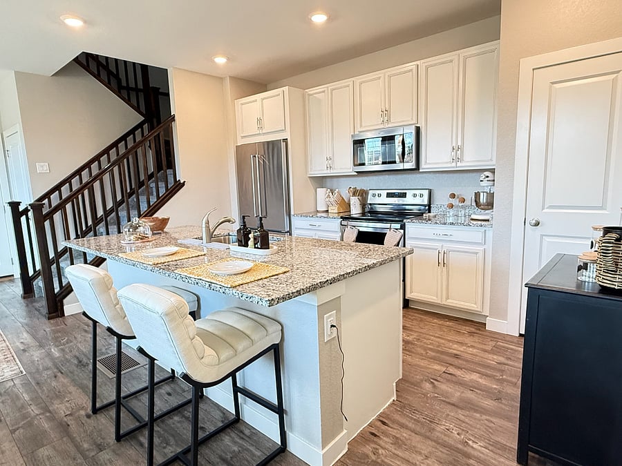 Kitchen with All necessary appliances