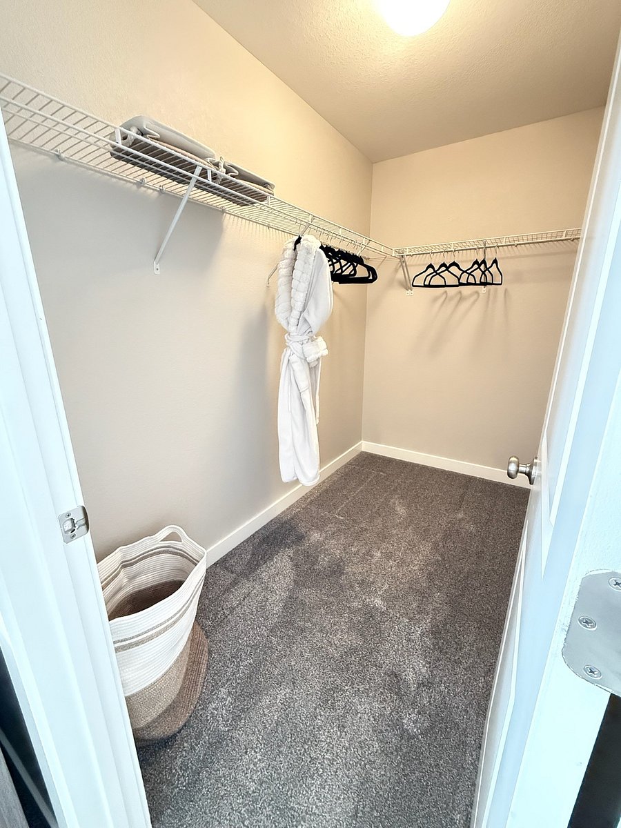 Master Bedroom walk in closet