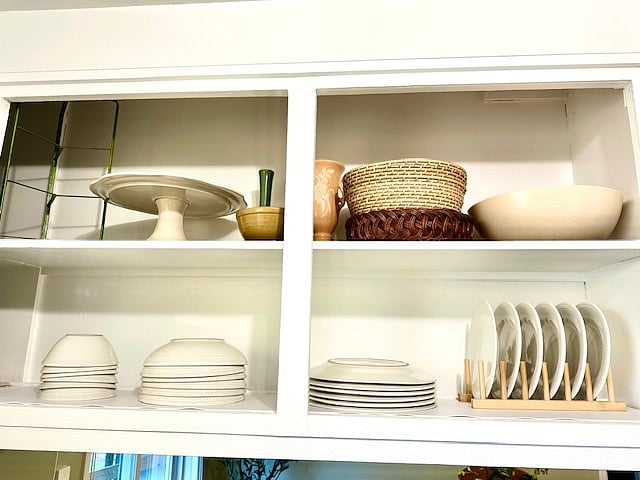 Dinnerware service for 6