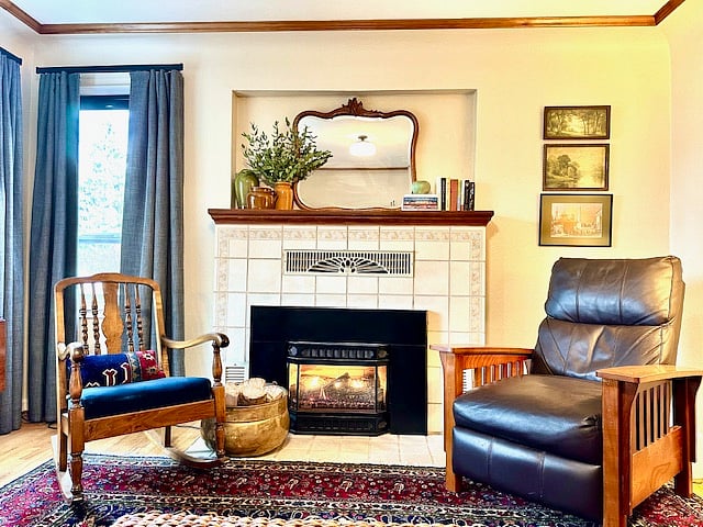 Gas fireplace