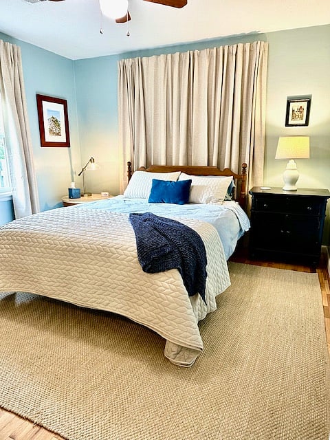 Queen size bed