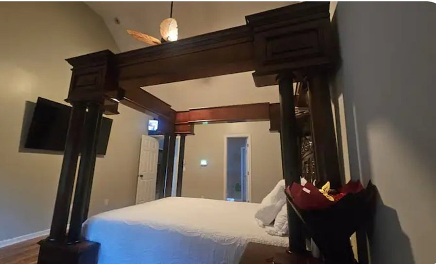 Bedrooms 1