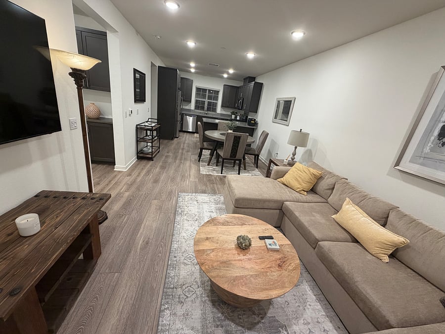 Living room/ dining 
