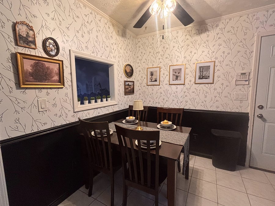 Breakfast area in Kitchen