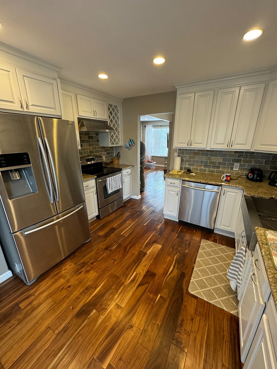 Fully equipped kitchen with newer appliances and plenty of cabinet space.