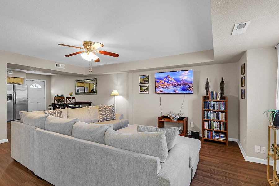 Calm Meadow's living room