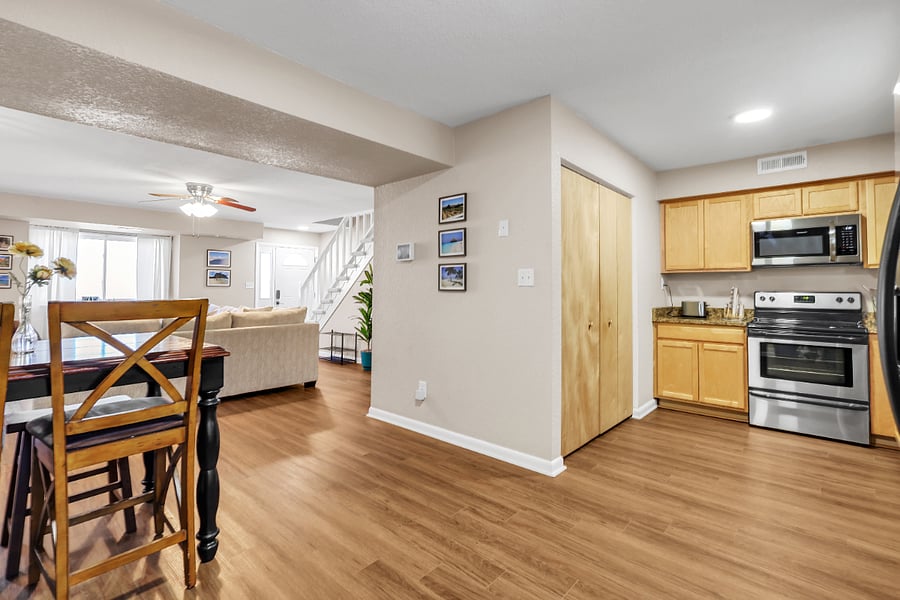 Kitchen entry