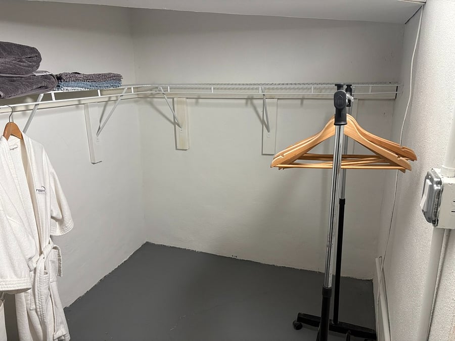 Walk in closet