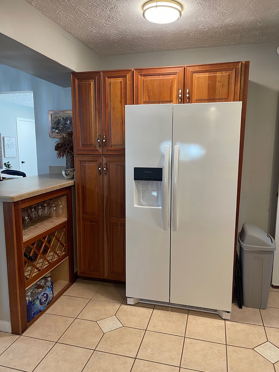 Kitchen, with front side of bar