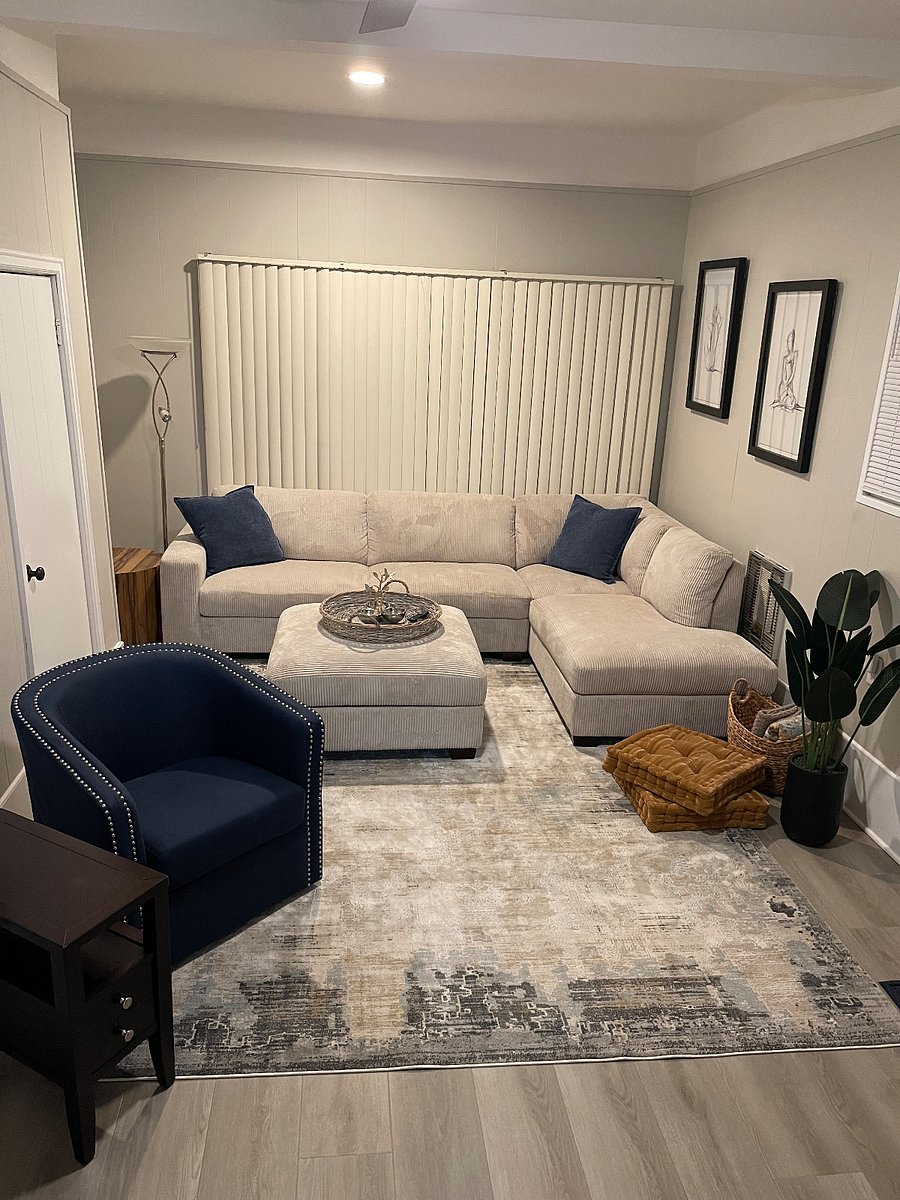 Family room with 65" TV (did someone say movie night?!)