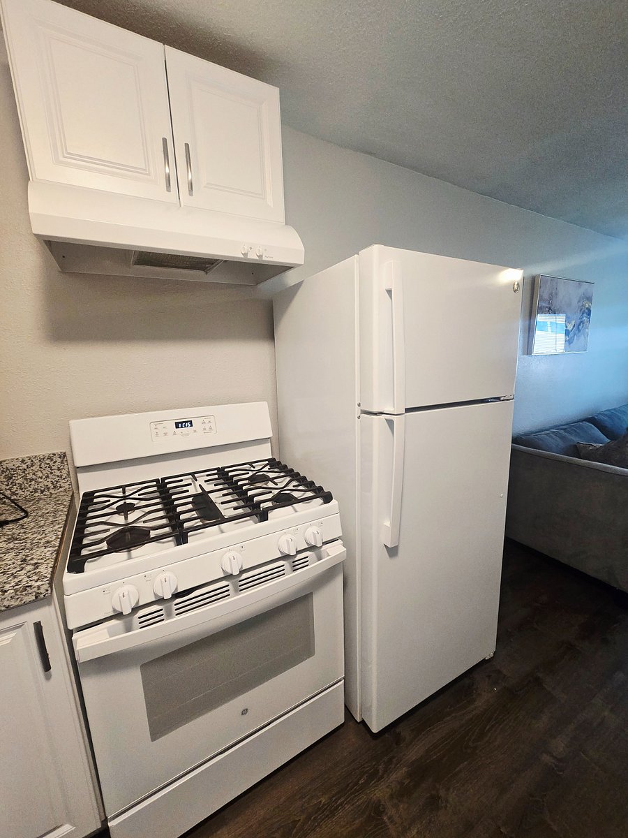 Full size Refrigerator, stove, oven