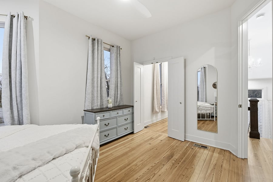 2nd Floor Master Bedroom with En-suite Bathroom