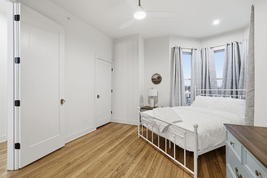 2nd Floor Master Bedroom with En-suite Bathroom