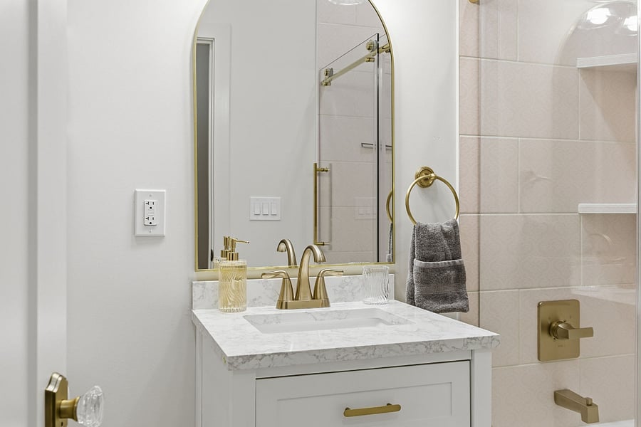 Second Floor Full Hallway Bathroom
