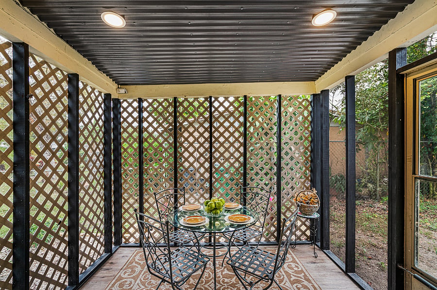 Enjoy the beautiful Florida temperatures on this screened-in patio.