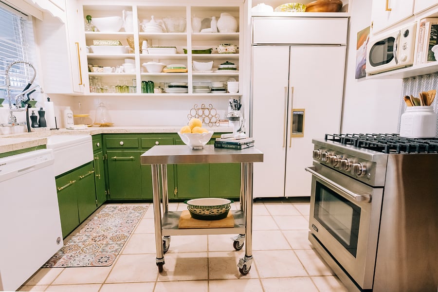 Gorgeaous full kitchen with gas stove/oven and huge Sub Zero refrigerator.