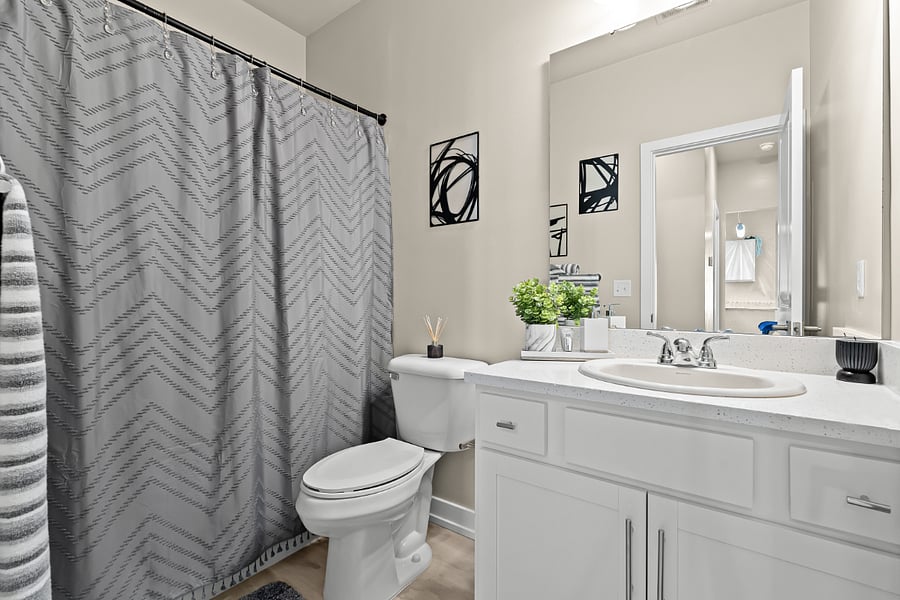 Full Bathroom