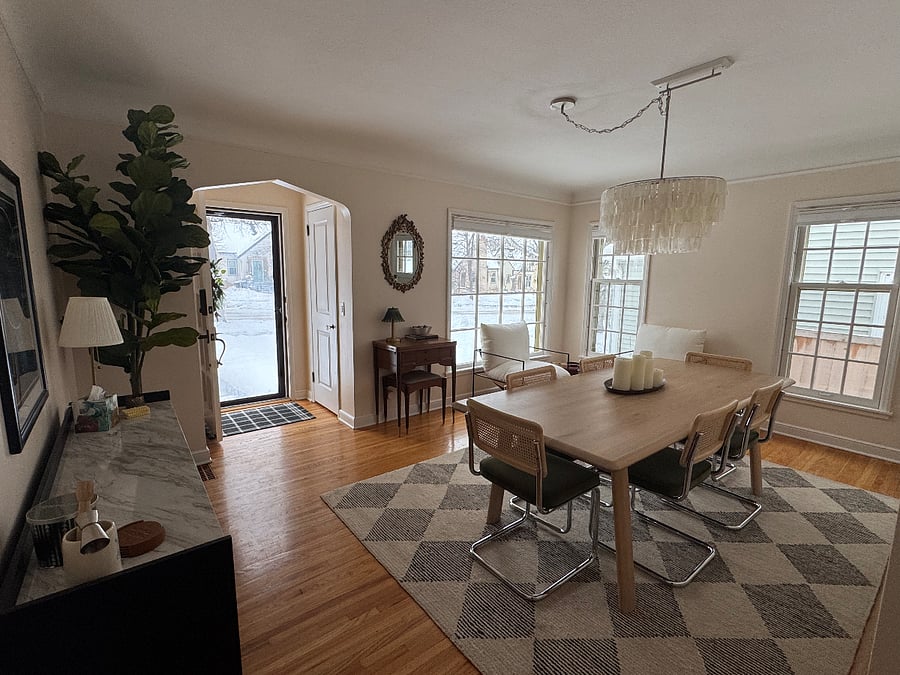 Dining Room (Floor 1)