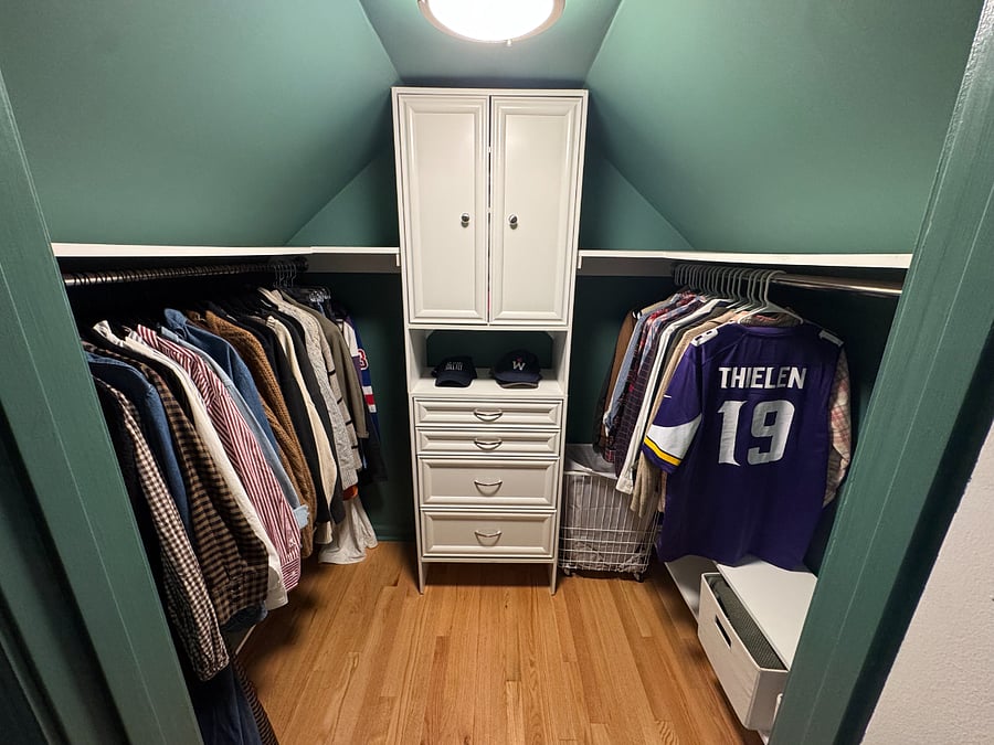 Walk-in closet - primary suite (Floor 2)