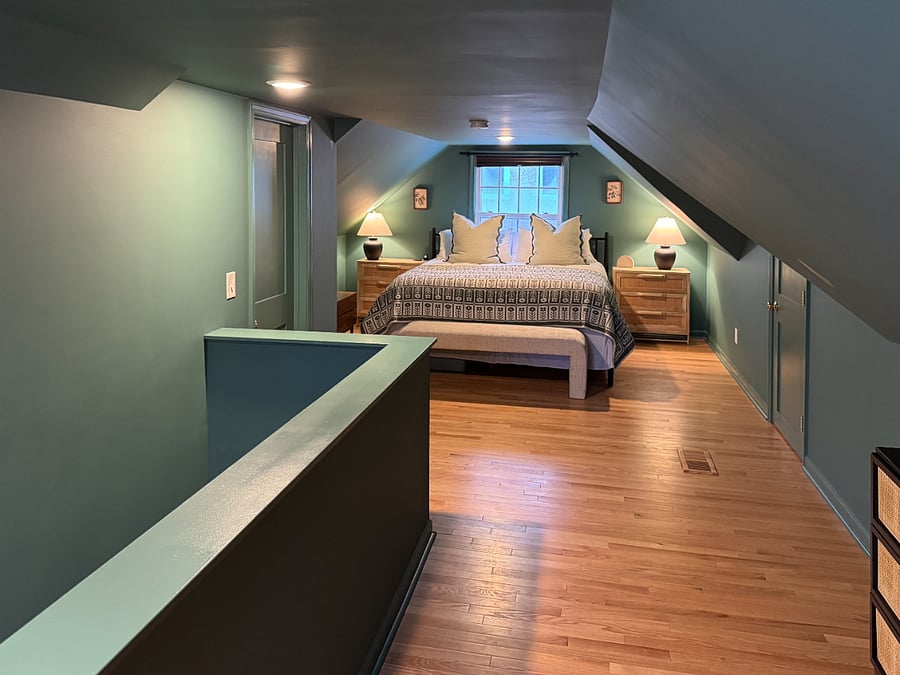 King bedroom - primary suite (Floor 2)