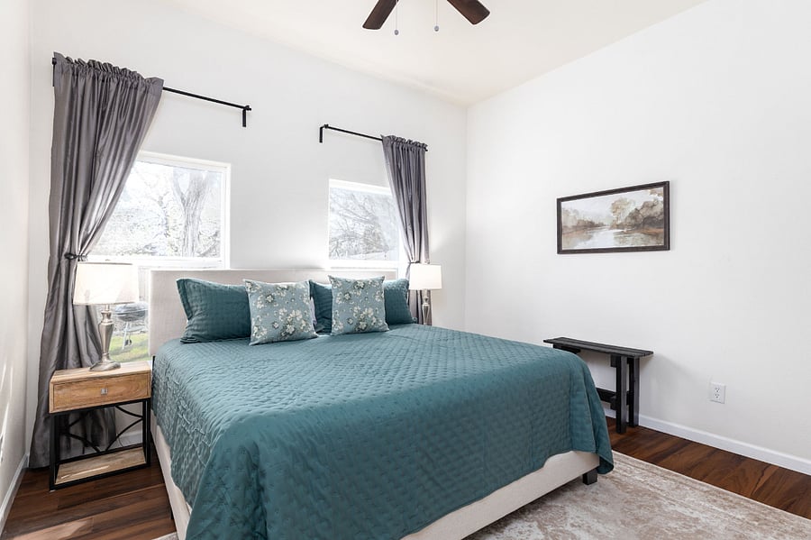 King Bed- 2nd Bedroom