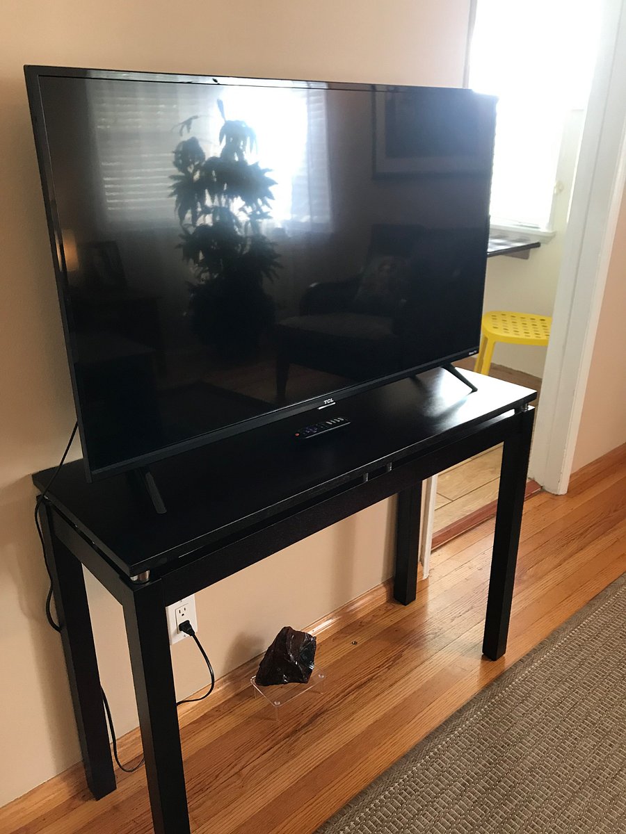 43 Smart Roku TCL TV & fast WiFi