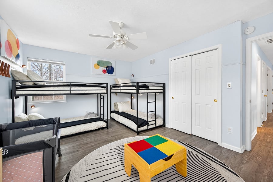 Bedroom 2 - Bunk room with Pack N Play