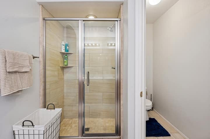 Master Bathroom with Separate Tub, Standing shower and TWO sinks