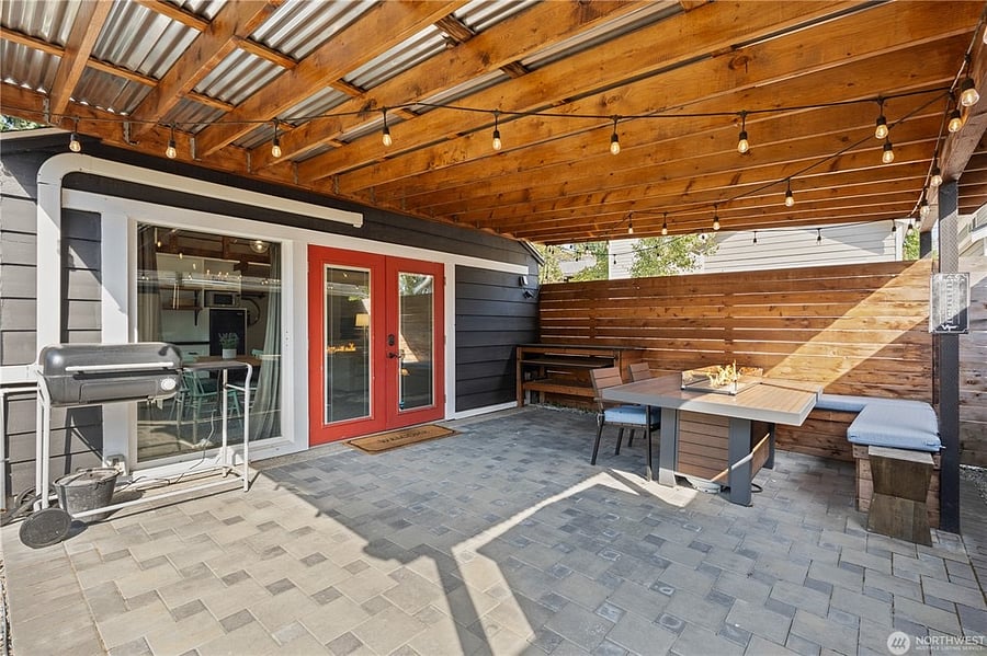 The afternoon sunwash of the patio is AMAZING! 
Note that the grill and dining table were part of the real estate staging package and are no longer present. I'll be adding similar patio furniture soon! 