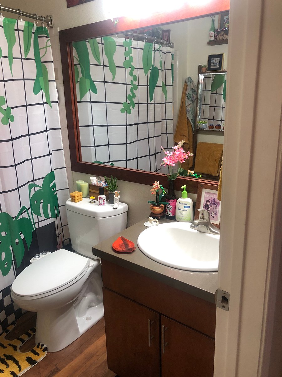 Private bathroom, all towels/washcloths provided. Has storage in mirror cabinet and under sink. Shower/bathtub combo.