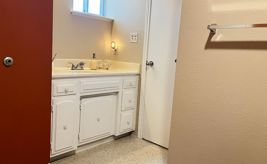 Bathroom vanity
