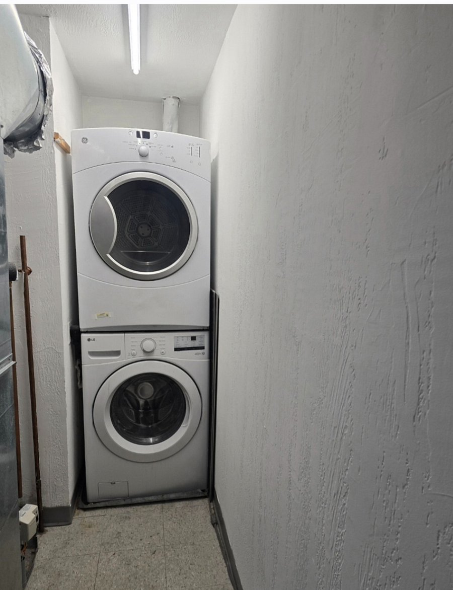 Personal Washer & Dryer in unit