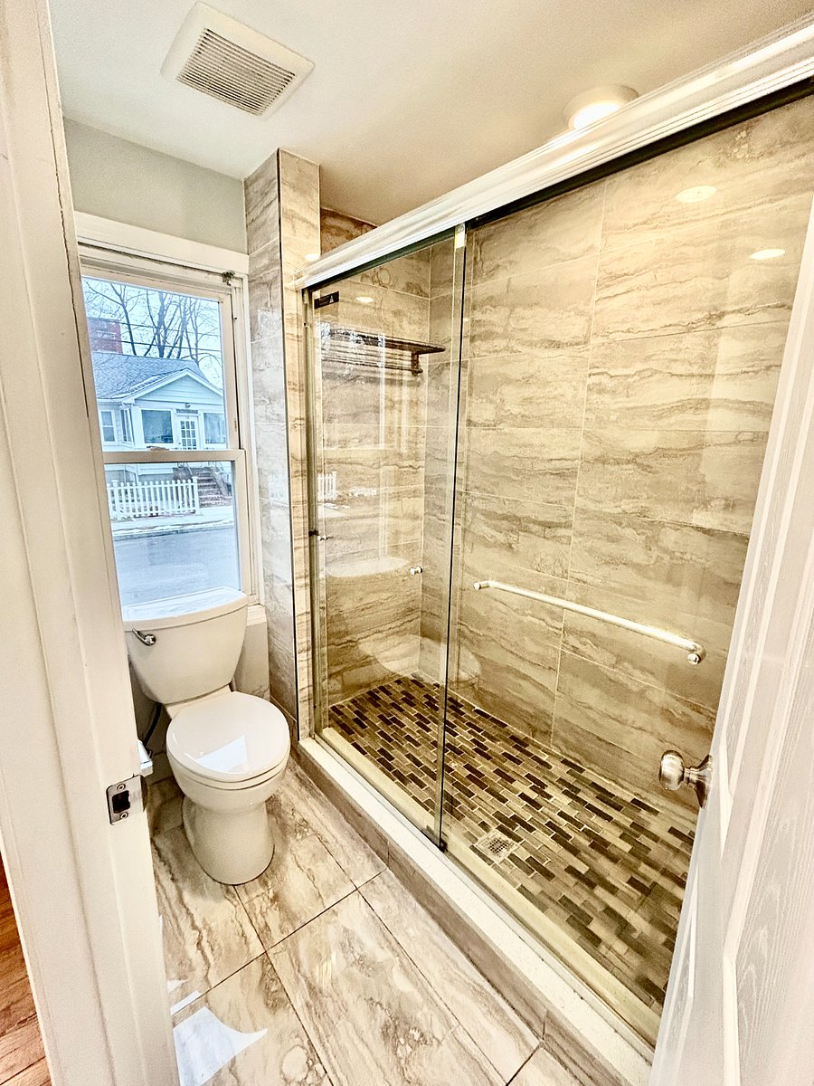 Full bath 1
