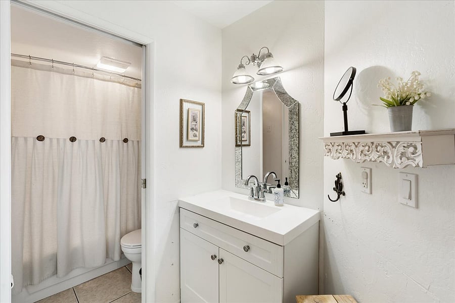 Primary En Suite Bath
