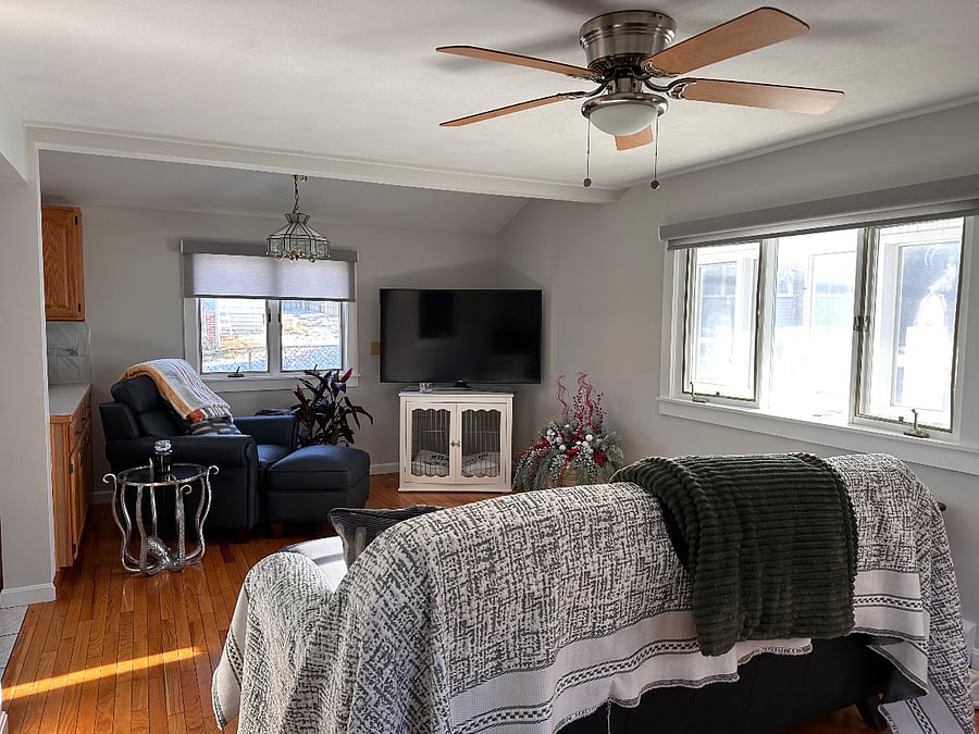 Living Area
3-seat Couch, Ottoman, Chair, Smart TV