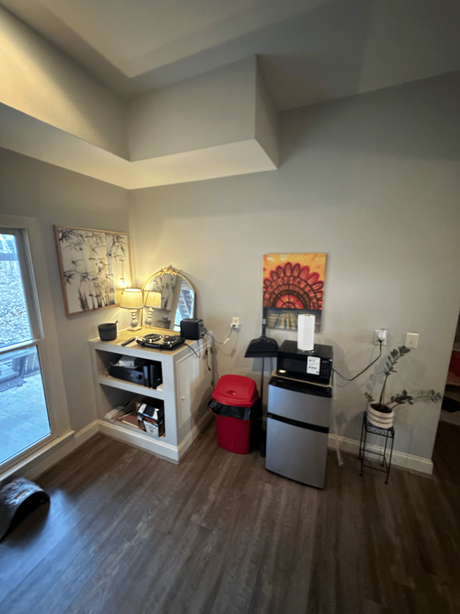 Mini kitchenette