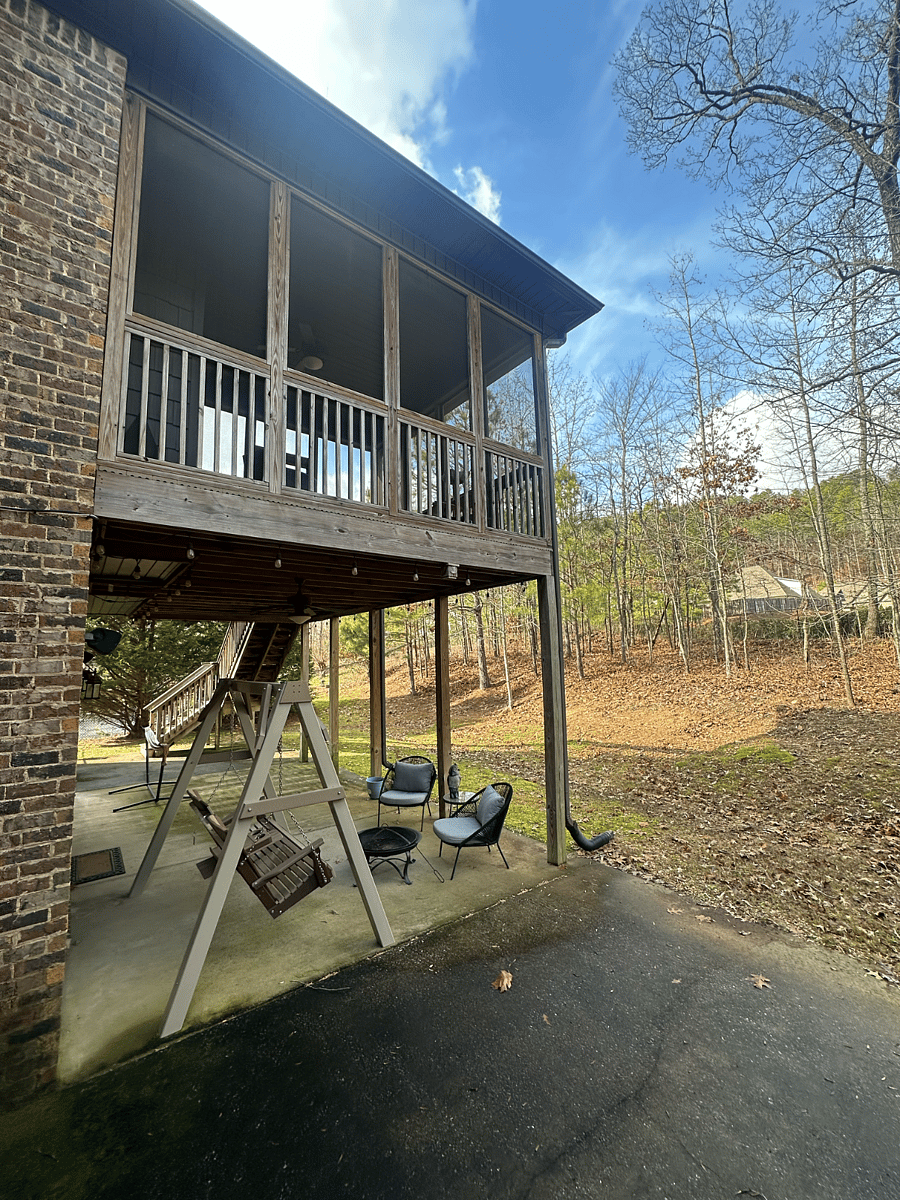Downstairs outdoor space