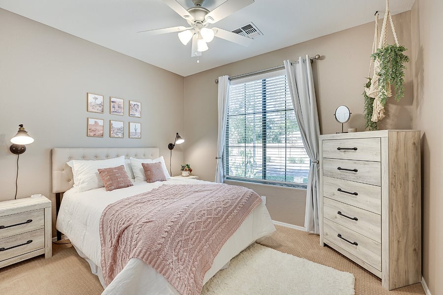 Secondary Bedroom - Queen Bed