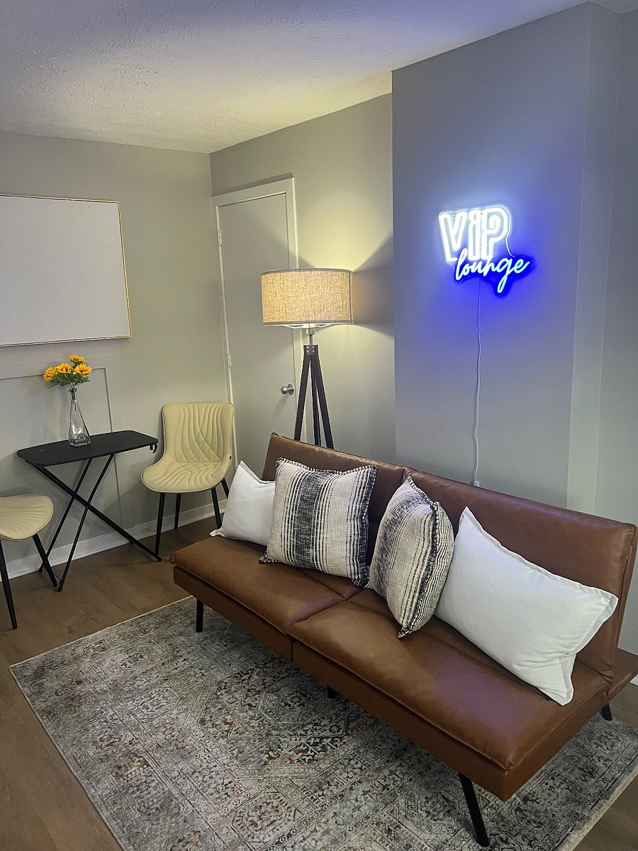 Futon/extra living area